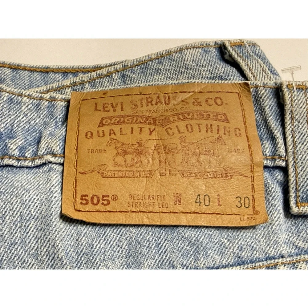 Vintage Levi's 505 Jeans W40 Hemmed Straight Leg Light Wash 90s‎ Classic Denim